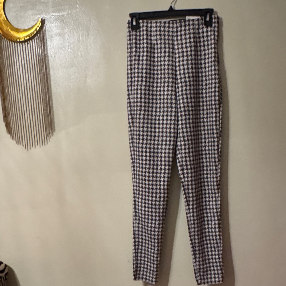 🖤🐼🐑🤍🦓Zara Black and White Houndstooth legging
